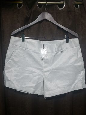 Calvin Klein Women's Light Gray Textured Bermuda Dress Shorts NWT Size 14